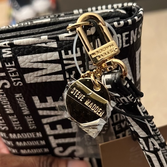 Steve Madden black and white logobar trifold - Picture 6 of 6